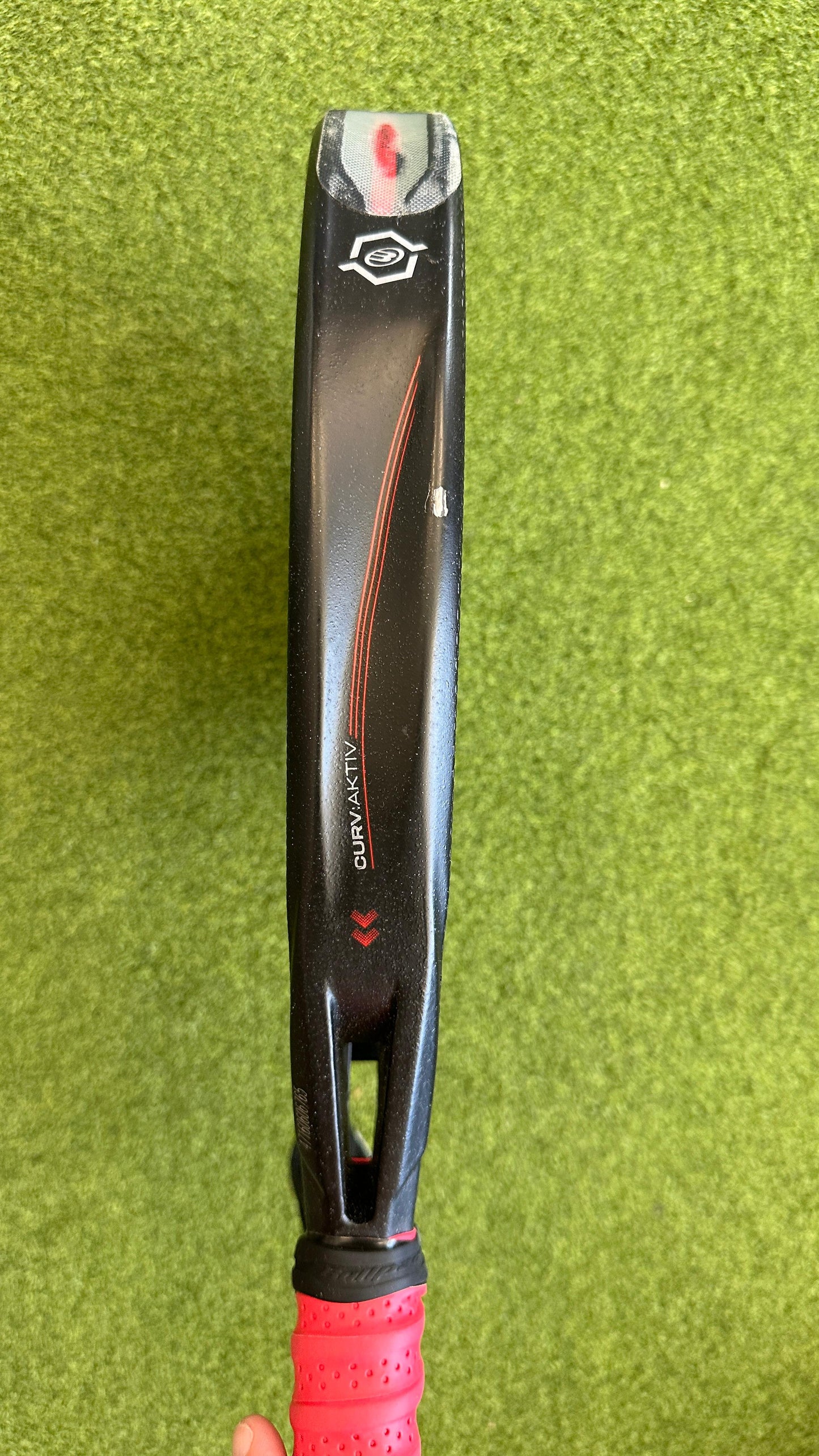 BULLPADEL VERTEX 04 HYBRID 24 Used - Condition 9/10