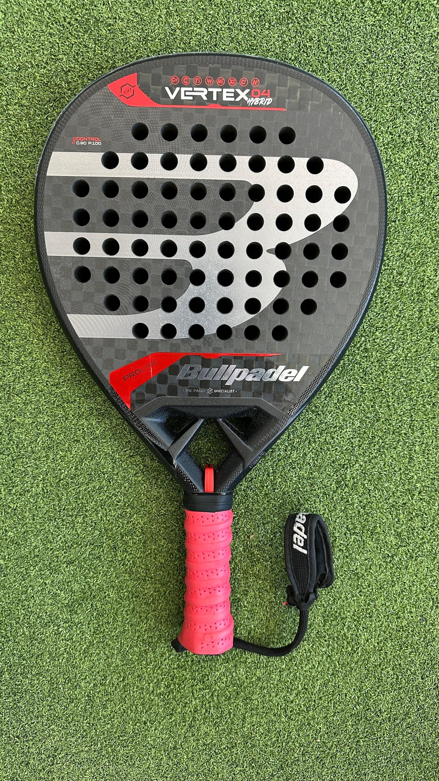 BULLPADEL VERTEX 04 HYBRID 24 Used - Condition 9/10
