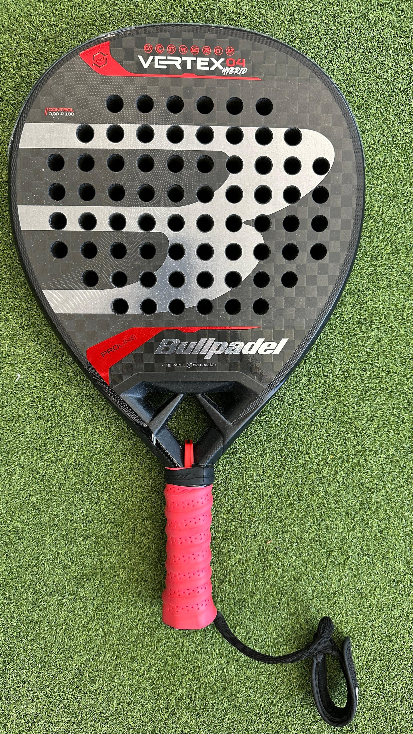 BULLPADEL VERTEX 04 HYBRID 24 Used - Condition 9/10