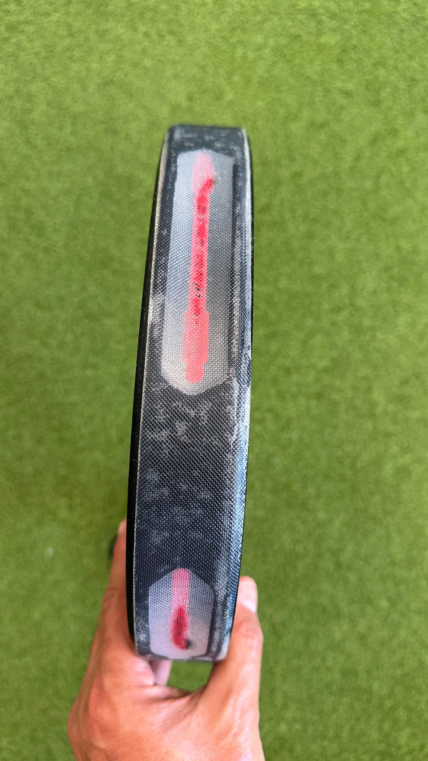 BULLPADEL VERTEX 04 HYBRID 24 Used - Condition 9/10