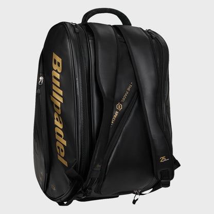 Bullpadel BPP26006 Flow bag in black, side detail